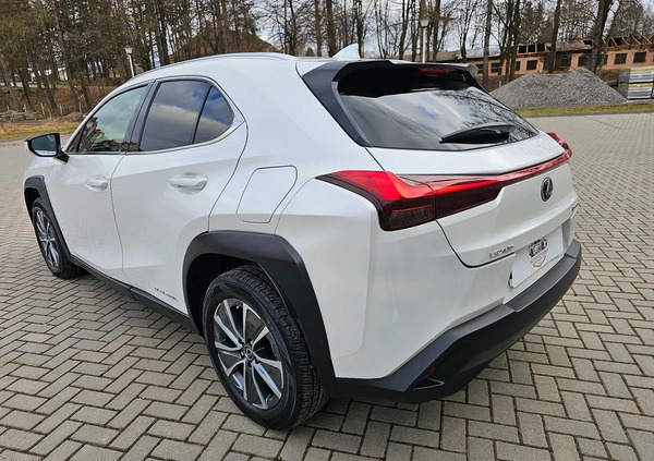 Lexus UX cena 179000 przebieg: 13500, rok produkcji 2022 z Sanok małe 781